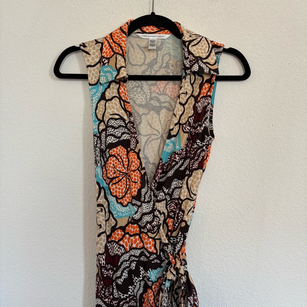 Diane Von Furstenberg Collared Sleeveless Wrap Mi… - image 2